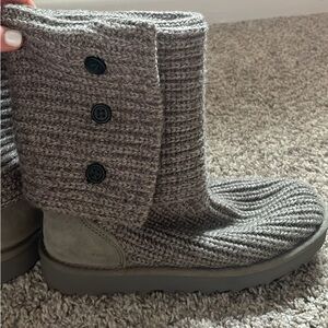 UGGS